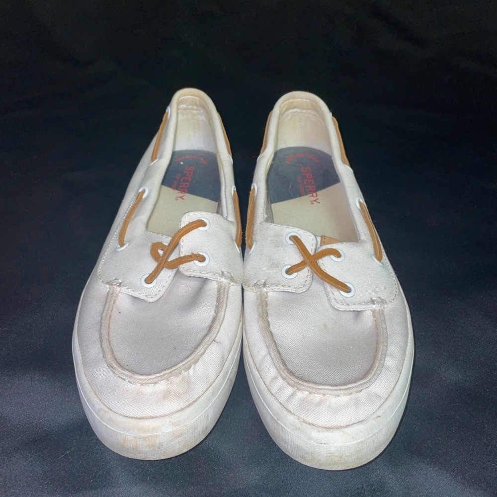 White sperrys
